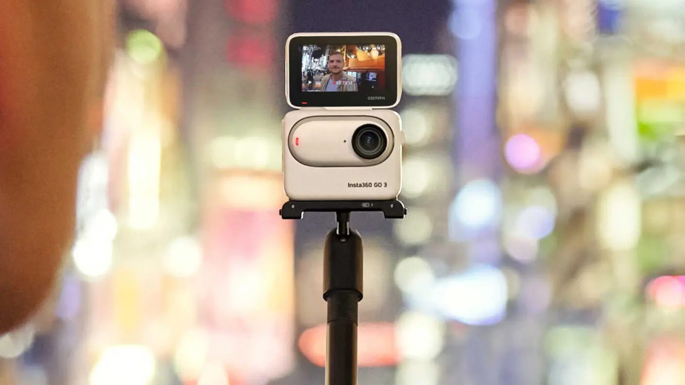 The Insta360 GO 3: A compact action camera capturing a thrilling adventure in the great outdoors.