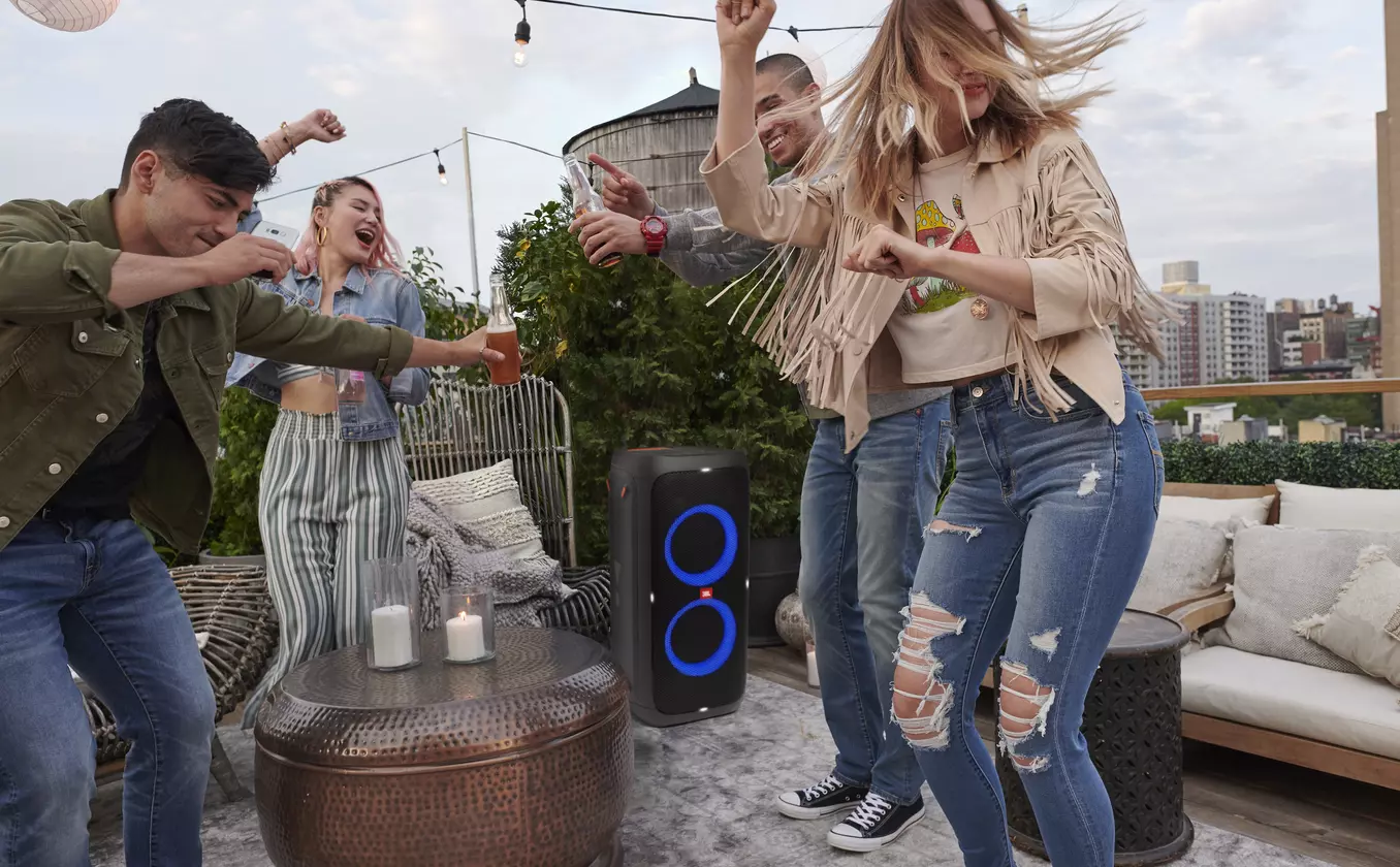 Experience powerful audio and vibrant lights with the JBL PartyBox 310 - Buytronics Dubai UAE 