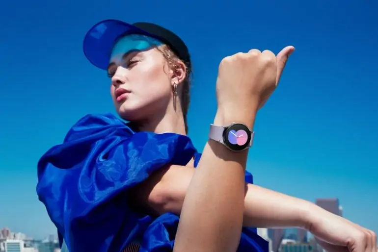 Stay ahead with the cutting-edge technology of Galaxy Watch 5 and Galaxy Watch 4