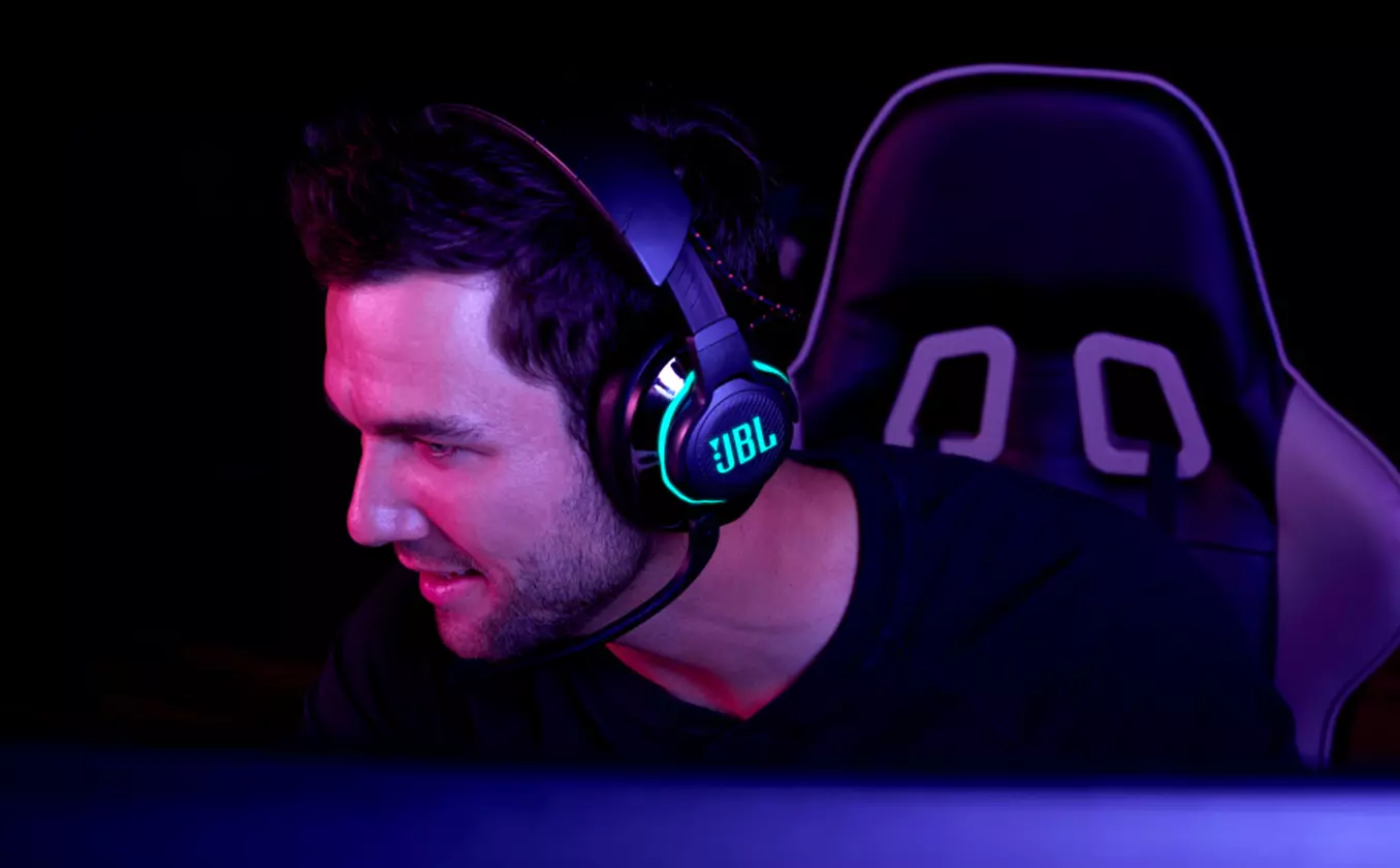 Elevate your gaming experience with the JBL Quantum 800 headset from Buytronics in Dubai, UAE.
