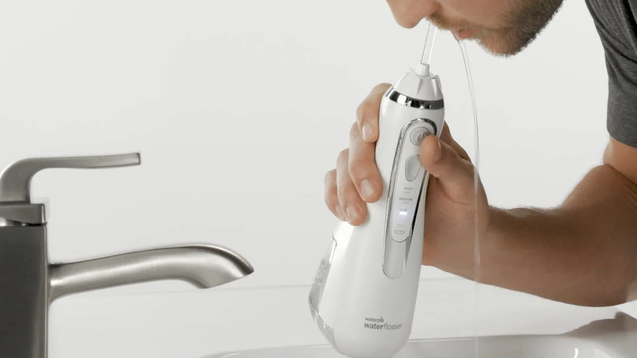 H2ofloss - Professional Cordless - Dental Water Flosser - Portable and Rechargeable