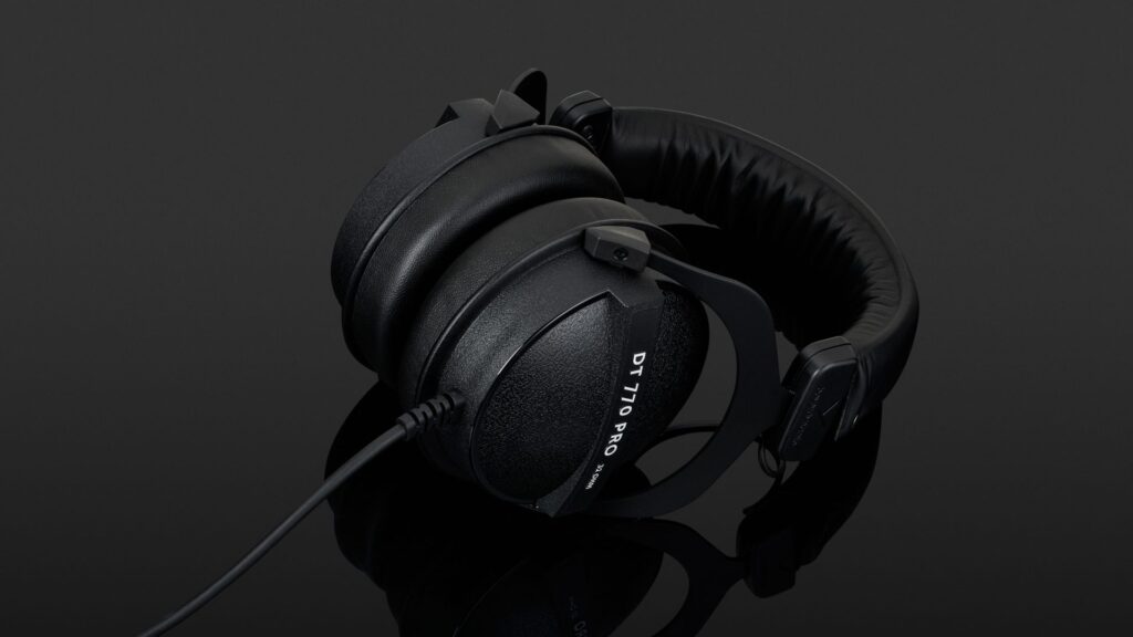buytronics-Beyerdynamic DT-770 Pro Studio Headphones - 250 Ohm, Black, Wired