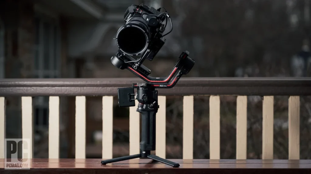 buytronics-DJI RS 3 Pro Combo - 3-Axis Gimbal Stabilizer for DSLR and Cinema Cameras