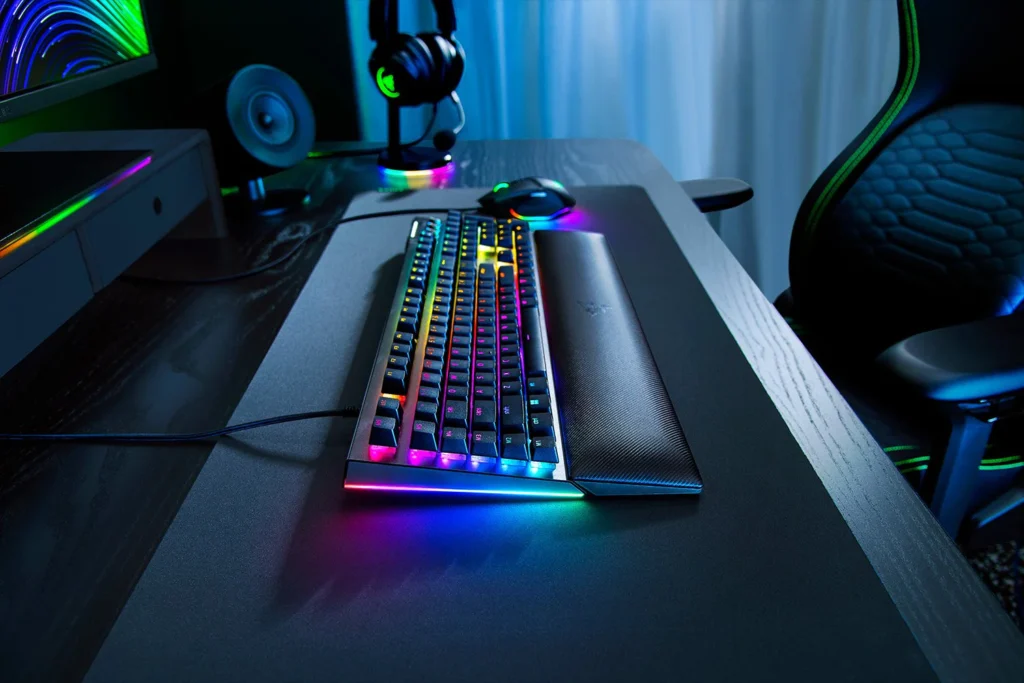 buytronics-Razer BlackWidow V4 X - Green Switch - US - Black Mechanical Gaming Keyboard with Razer Chroma RGB (3)
