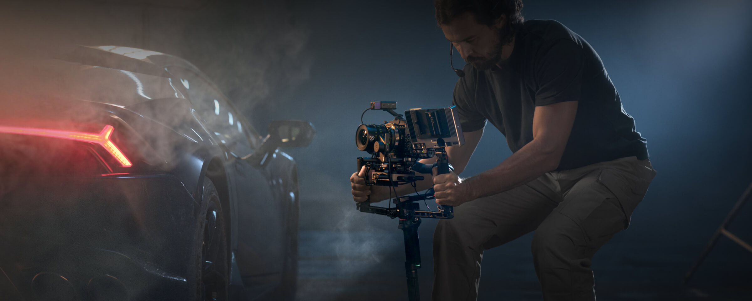 buytronics-DJI RS 4 Pro Combo, 3-Axis Gimbal Stabilizer for DSLR & Cinema Cameras