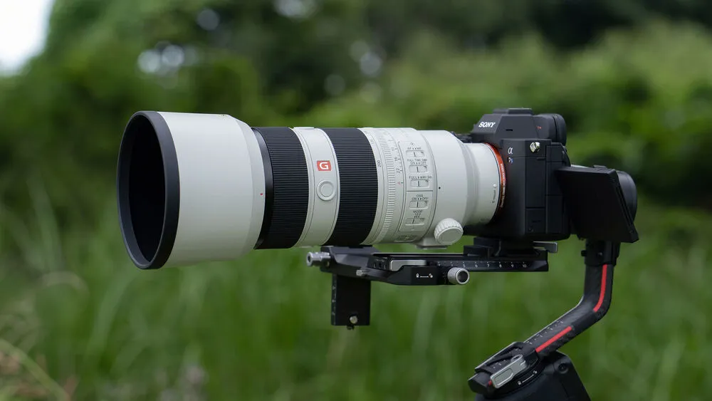 Sony FE 70-200 mm F2.8 GM, G Master Camera Lens, SEL70200GM, Off-White