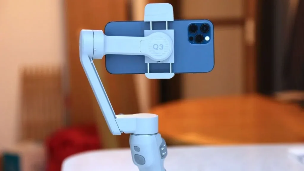 buytronics-Zhiyun Smooth Q3 Combo, Handheld 3-Axis Smartphone Gimbal Stabilizer